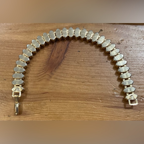 Tennis Necklace sophisticate reign about/approximately 16” tennis necklace w/CZ. - Picture 8 of 8